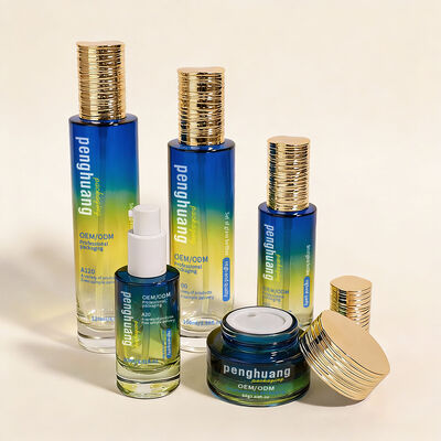 Persoonlijke logo Plastic Packaging Flessen met meerdere maten en afdrukmogelijkheden ontworpen voor cosmetische verpakkingstoepassingen
