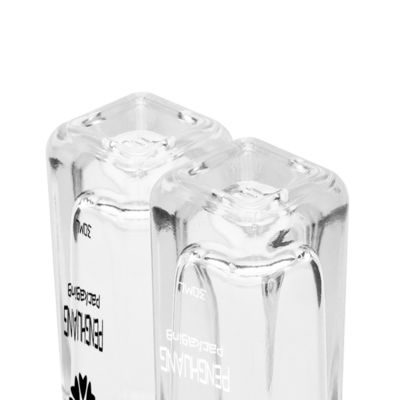 50ml de fles van het serumglas met wit druppelbuisje