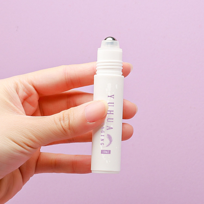 het Plastic Broodje van 10ml 15ml pp op Flessen Wit Kleur Aangepast Embleem
