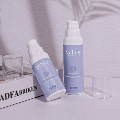 Recyclebare plastic lotionfles met airless pomp en schroefdop voor cosmetische serumtoner verpakking en custom logo bedrukking